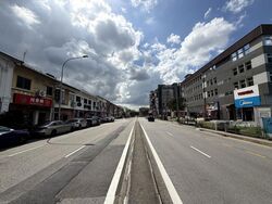 Macpherson Road (D13), Retail #513713071